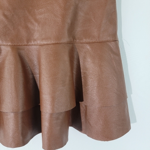 Soprano Caramel Faux Leather Tiered Mini Skirt Women's Sz L Fall Y2K - Picture 6 of 10